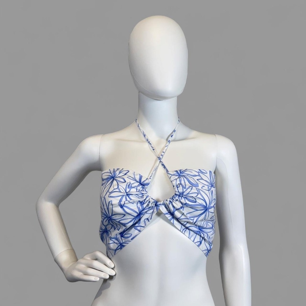 Nia The Brand Floral Halter Crop Top Blue White Smocked Back Keyhole Size Small